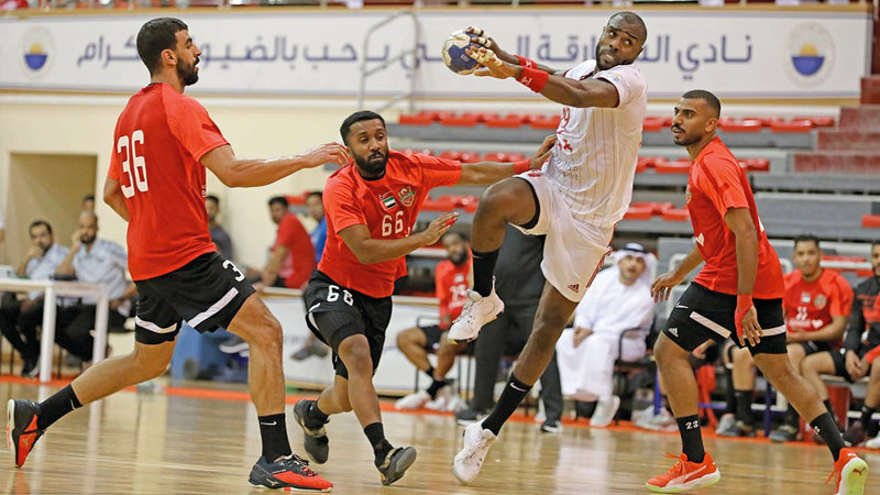 فريق اليد في نادي الشارقة حقق خمس بطولات في الموسم المنصرم.  من المصدر