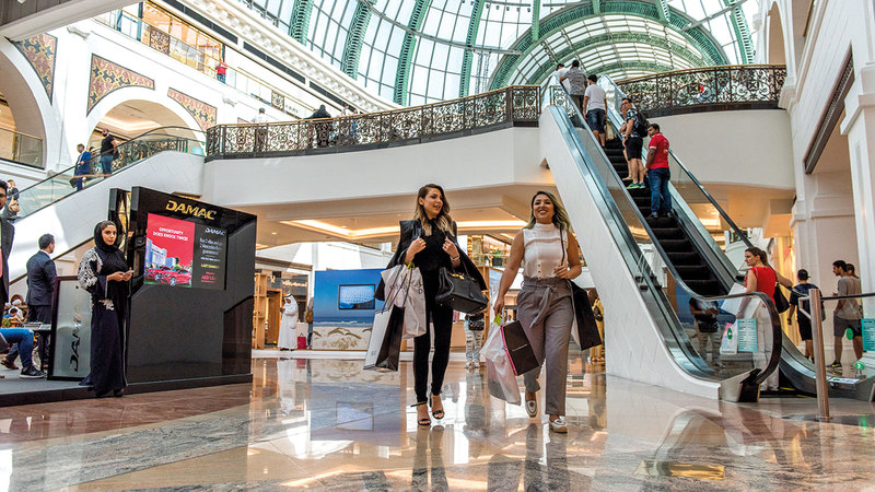 «المفاجآت» أعدت لزوّارها الكثير من الفعاليات والأنشطة العائلية.    من المصدر