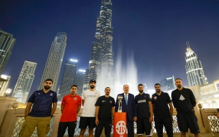 الكشف عن كأس دوري "سوبر غرب آسيا" لكرة السلة أمام برج خليفة