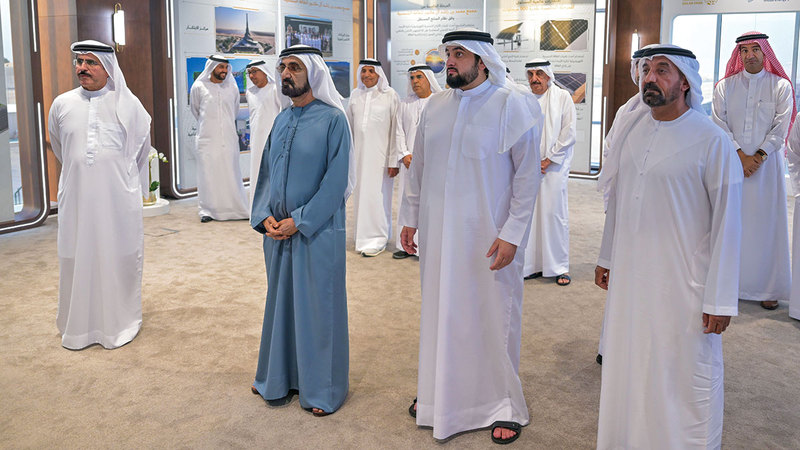 محمد بن راشد استمع إلى شرح حول المرحلة الخامسة من مجمع محمد بن راشد آل مكتوم للطاقة الشمسية. وام