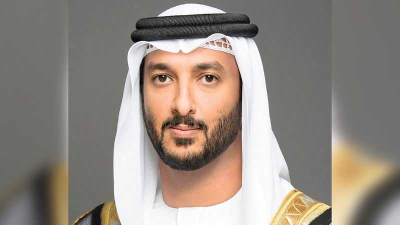 عبدالله بن طوق: &laquo;التقديرات الأولية للناتج المحلي تؤكد متانة الأداء الاقتصادي للدولة&raquo;.