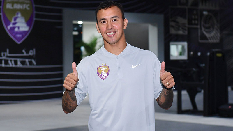 لاعب العين الباراغواياني كاكو.   من المصدر