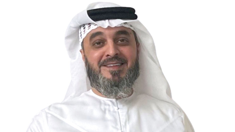 محمد العتابي: &laquo;نضطر في معظم الأحيان إلى التعاقد مع مقاه ومطاعم لتقديم عروضنا، في الوقت الذي لا نستطيع تقديمها على خشبة المسارح وفي الأماكن العامة&raquo;.