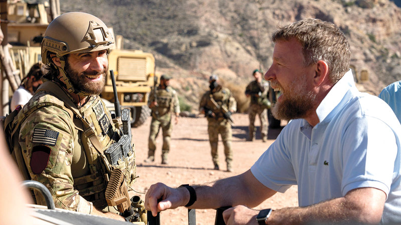 المخرج يضع اسمه قبل عنوان الفيلم كأنه يعظم ذاته وهو أسلوب لا يفعله سوى صناع أفلام عمالقة.   أرشيفية