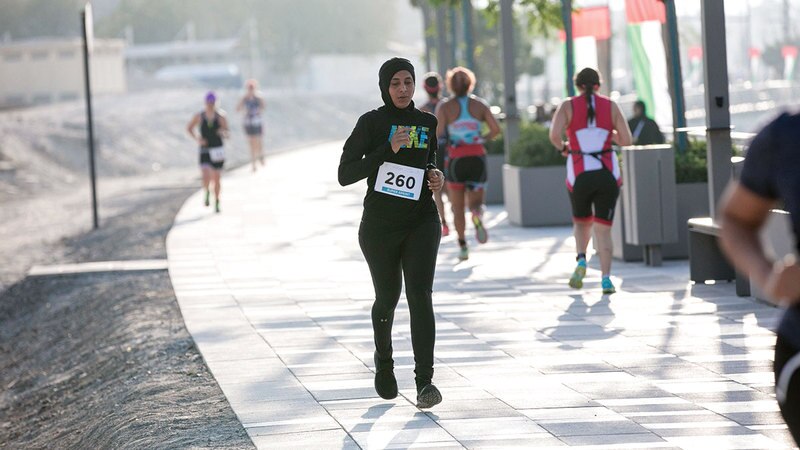 «ترايثلون دبي للسيدات 2023» يشمل سباق الجري.  من المصدر