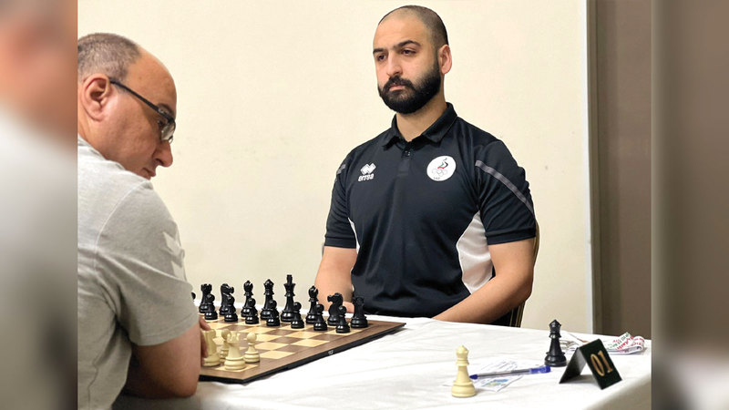 سالم عبدالرحمن حصد الذهب.  من المصدر