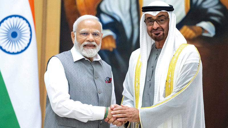 رئيس الدولة خلال استقباله رئيس وزراء الهند. وام