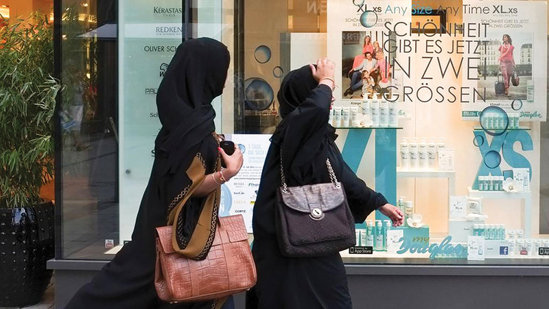 يعتقد البعض خطأ أن الوجهات السياحية التي يقوم بزيارتها تتمتع بمستوى الأمن والأمان العالي الذي نعيشه في دولة الإمارات.  أرشيفية