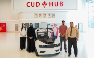الصورة: 22 طالباً من هندسة الجامعة الكندية بدبي يصنعون سيارة ذاتية القيادة