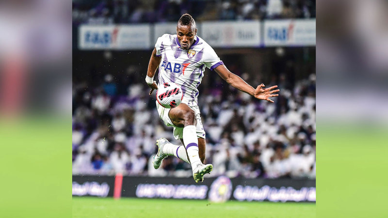 لابا كودجو يتصدر قائمة المتنافسين على جوائز رابطة المحترفين.  من المصدر