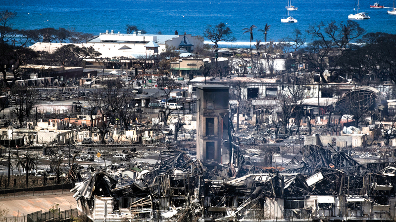 أكثر من 2200 مبنى تضررت جراء الحرائق في لاهاينا.  إي.بي.إيه