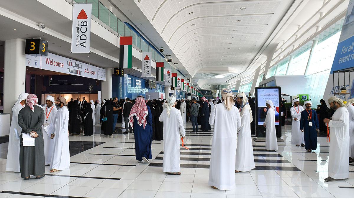 جدول التخصصات يخضع للتحديث الدوري من «الوزارة» حسب أولويات التوطين في القطاع الخاص.  أرشيفية