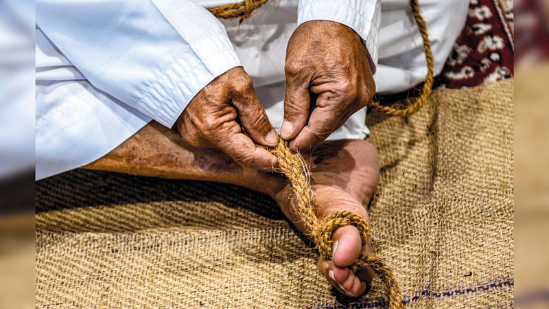 الجناح يتضمن أركاناً متعددة للتعرف إلى نماذج التراث.  من المصدر
