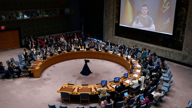 زيلينسكي يظهر على شاشة قاعة اجتماع الأمم المتحدة السنوي.  غيتي