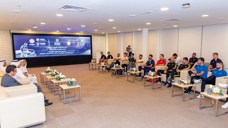 من لقاء مجلس دبي مع أكاديميات الكرة العالمية.  من المصدر