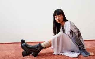 الصورة: «البوت» جاهز لموسمه.. بصيحات تخطف الأنظار