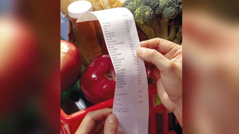 مستهلكون شددوا على حقهم في إصدار الفواتير باللغة العربية.   أرشيفية