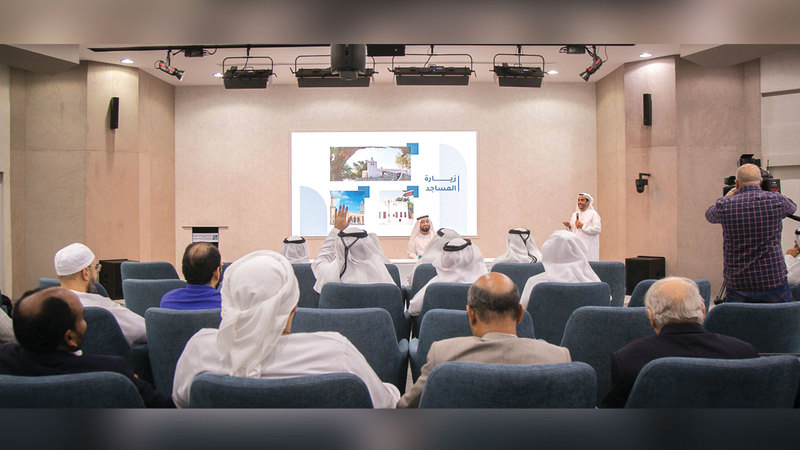 خلال مؤتمر صحافي للإعلان عن مشروع السياحة الدينية في إمارة دبي.  من المصدر