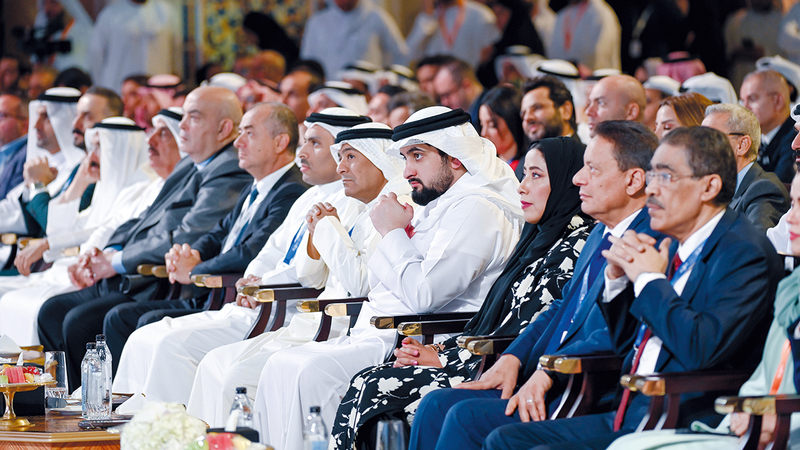 أحمد بن محمد خلال حفل التكريم. من المصدر