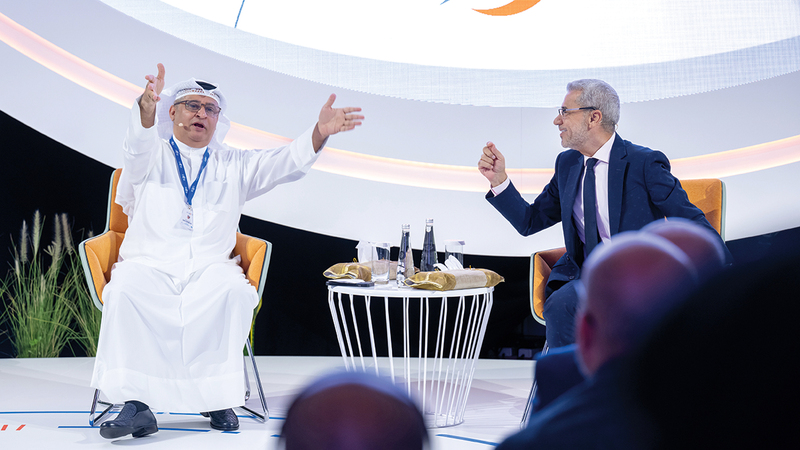 جلسة «رياضة أم سياسة.. الأقوى تأثيراً» أكدت أنه لا يمكن الفصل بين السياسة والرياضة. من المصدر