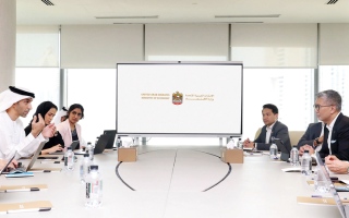 الصورة: الإمارات وماليزيا تبحثان تعزيز العلاقات الاستثمارية