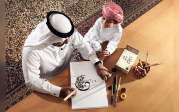 الصورة: «بينالي للخط».. دبي تحتفي بفن الحروف وتواصل ثقافات العالم