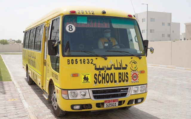 الصورة: شرطة أبوظبي تُلزم سائقي الحافلات المدرسية بـ 5 ضوابط