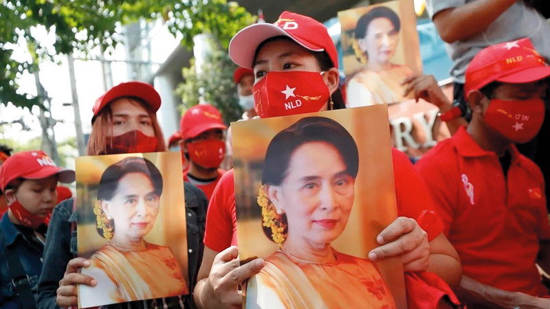 فكرة تولي المرأة للسلطة تثير مقت الجيش وهذا ما حدث خلال وجود أونغ سان سو تشي في السلطة. أرشيفية