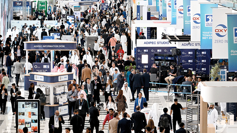 «أديبك 2023» سجل زخماً وحضوراً يعدان الأكبر منذ إطلاق المعرض. تصوير: نجيب محمد