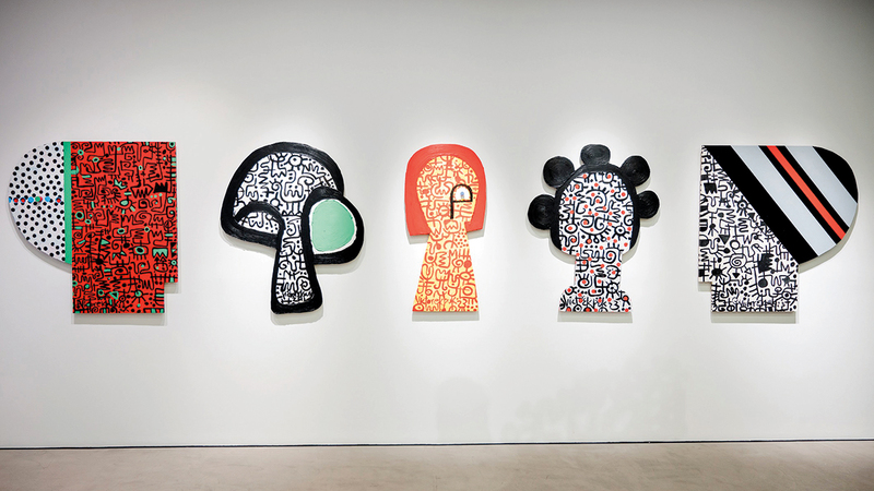 يتضمن المعرض  15 عملاً يعرضها الفنان العالمي فيكتور إكبوك لأول مرة في منطقة الشرق الأوسط. من المصدر