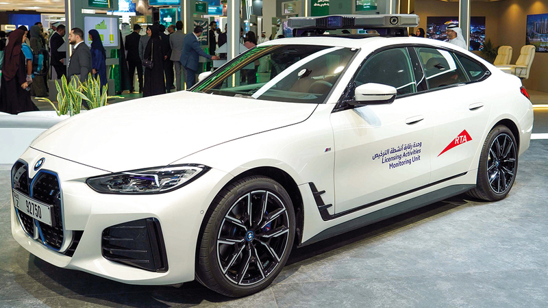 مركبة مُزوّدة بالذكاء الاصطناعي لتطبيق المبادرة. من المصدر