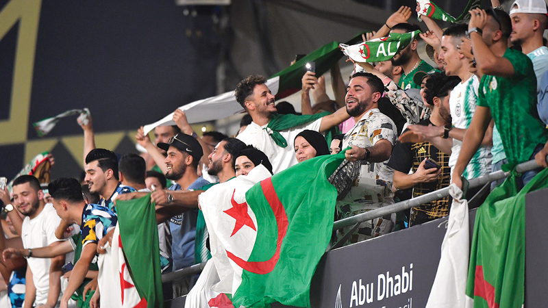 أنصار المنتخب الجزائري آزروا رياض محرز وبقية &laquo;المحاربين&raquo; بروح عالية. تصوير: إريك أرازاس
