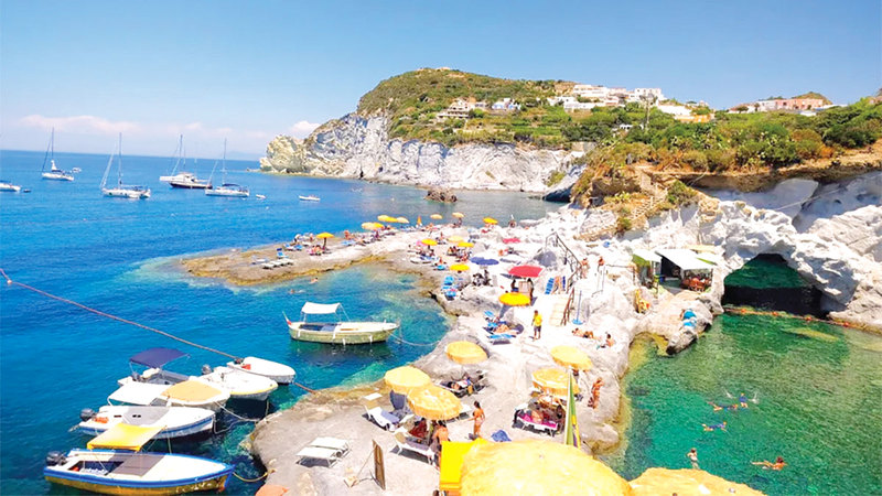 كهوف جزيرة بونزا لا تحتاج إلى تدفئة أو تكييف.  من المصدر