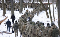 الصورة: أوكرانيا وروسيا تزعمان استعدادهما لأقصى درجات حرب الشتاء