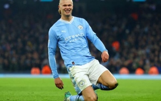 الصورة: لاعب يثير الجدل مع هالاند في دوري أبطال أوروبا (فيديو)