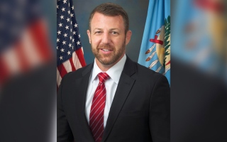 الصورة: عضو الكونغرس ماركواين مولين: لا مشكلة لدي في عض الناس خلال شجار