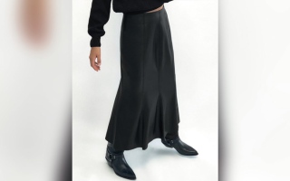 الصورة: #النصف الحلو.. التنورة الجلد «الماكسي» لإطلالة نجمات الروك