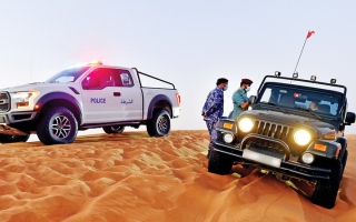 الصورة: شرطة الشارقة تغلق &laquo;تل الفاية&raquo; حفاظاً على مرتادي الصحراء