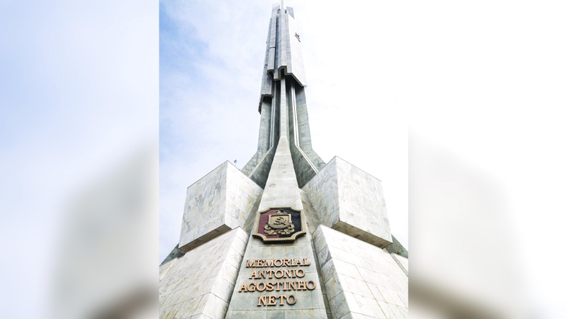 نصب أغوستينو نيتو في لواندا بناه الكوريون الشماليون. أرشيفية