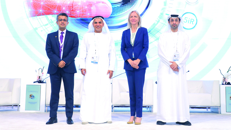 جانب من جلسة «مدن المعرفة.. ثلاثي القوة القصوى - الحكومة والقطاعان الأكاديمي والصناعي».من المصدر