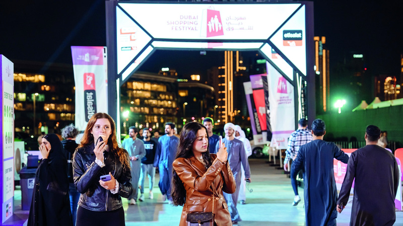 مع عودة الطقس المنعش والمعتدل تنبض الحياة في دبي بمجموعة من الأسواق الخارجية خلال المهرجان. من المصدر