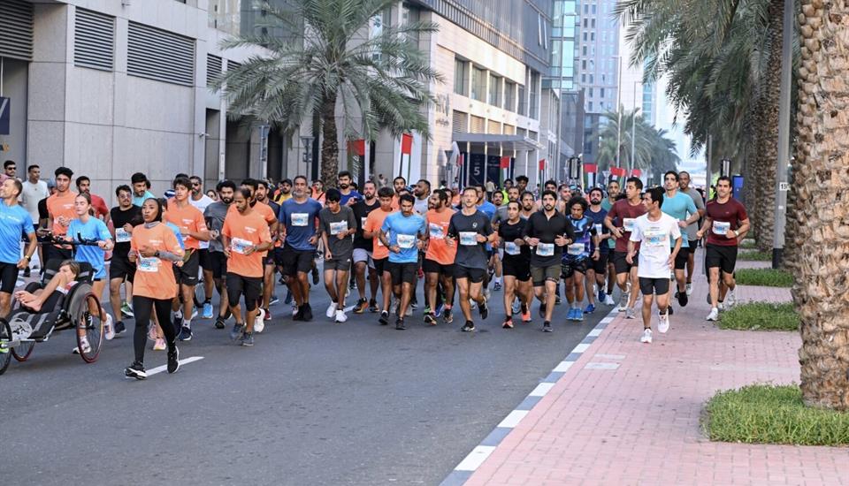 Hamdan bin Mohammed leads the Dubai Running Challenge with the