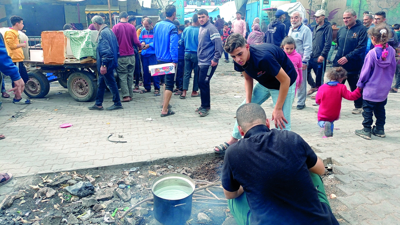 ملاجئ &laquo;أونروا&raquo; مكتظة بما يفوق طاقتها بأكثر من أربعة أمثال. الإمارات اليوم