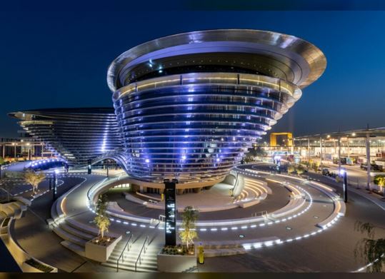 وتحت شعار &laquo;نتحد، ونعمل، وننجز&raquo;؛ تتطلع دولة الإمارات عبر &laquo;COP28&raquo; إلى التعاون مع جميع دول العالم وكل الأطراف المعنية لتحقيق نتائج ومخرجات متوازنة وطموحة وشاملة للجميع، لتكون إرثاً يمنح الأمل للأجيال القادمة، وبهدف التوصل إلى حلول تحقق هدف الدولة في جعل المؤتمر قمة للتنفيذ، وليس للتعهدات فحسب.