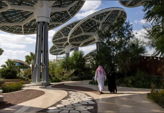 ويتطلع العالم بكثير من الأمل والتفاؤل إلى &laquo;COP28&raquo;، وذلك لإحراز تقدم ملموس بشأن العمل المناخي العالمي، وإعطاء دفعة كبيرة للجهود الدولية الساعية إلى تنفيذ التعهدات والالتزامات الخاصة بمواجهة التغيرات المناخية.