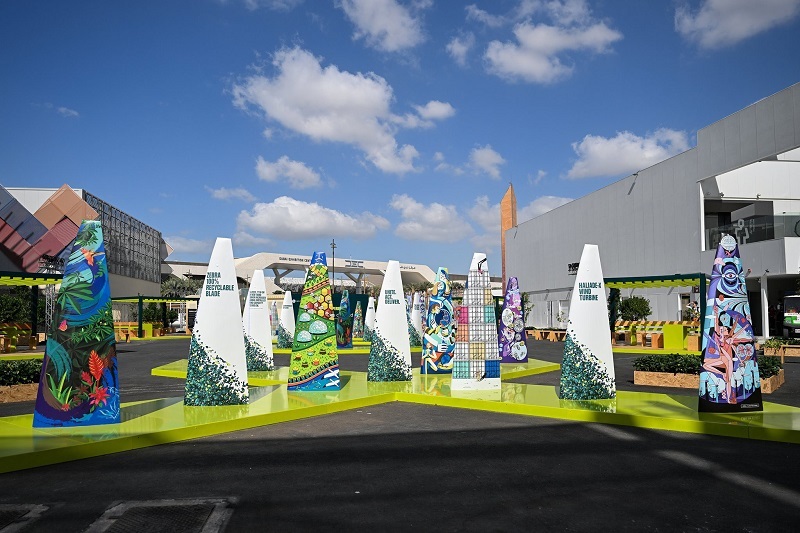 وتتطلع الإمارات إلى العمل مع الأطراف المعنية كافة، لتحقيق نتائج ومخرجات متوازنة وطموحة وشاملة، تحقق التقدم وترفع سقف الطموح المناخي عبر الانتقال من مرحلة وضع الأهداف إلى تنفيذها.