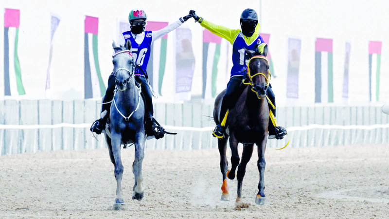 لحظة وصول البطلات إلى خط النهاية. الإمارات اليوم