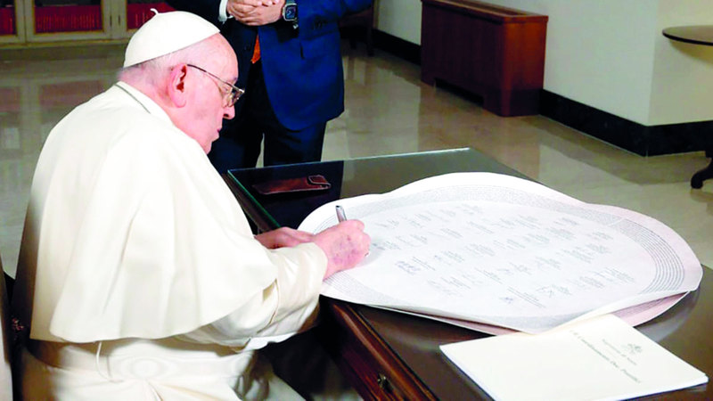 بابا الكنيسة الكاثوليكية البابا فرنسيس. وام