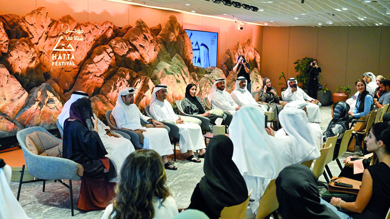 منى المرّي وممثلو الجهات المشاركة خلال مؤتمر صحافي للإعلان عن مهرجان «شتانا في حتا». تصوير: أشوك فيرما