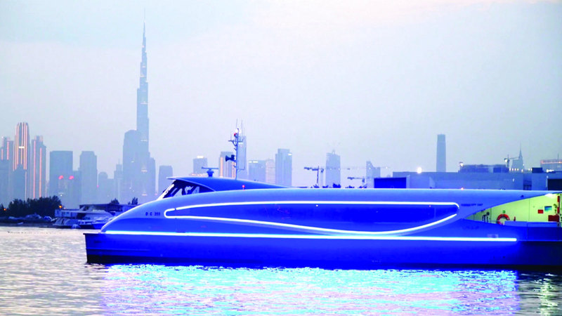 رحلات فيري دبي ستنطلق من محطة مارينا مول للفيري (مرسى دبي) ومحطة الغبيبة ومحطة بلوواترز. من المصدر